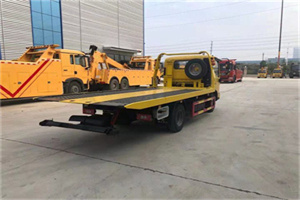 普定非事故拖车