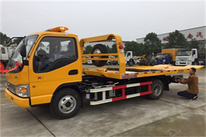 普定哪里有拖车服务